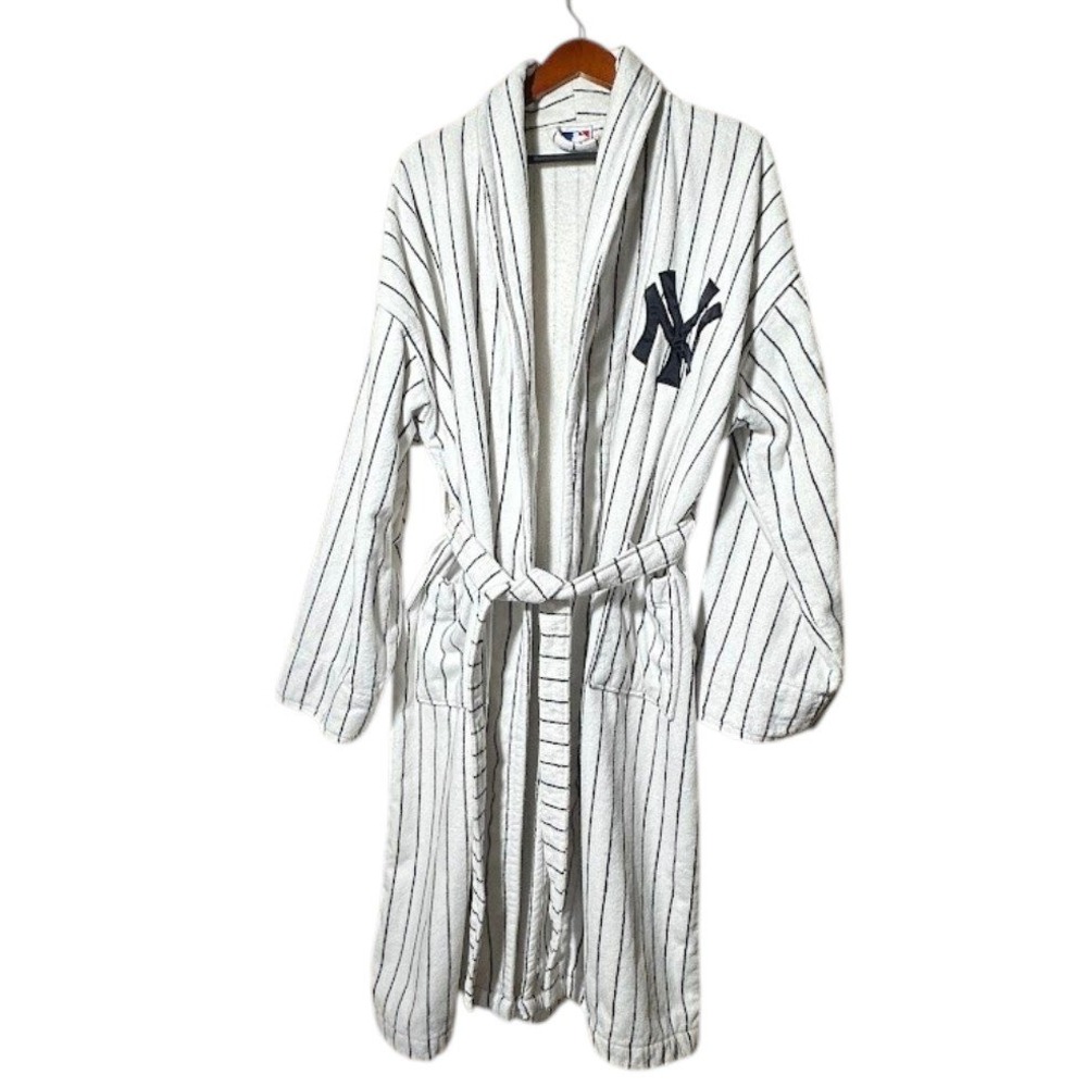 MLB New York Yankees Robe Mens OS White Pinstripe Terry Cloth Belted Bathrobe